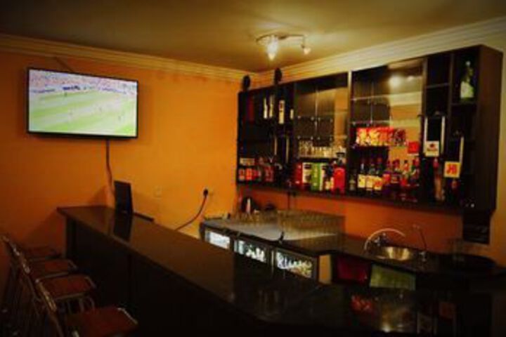 Lounge 27 of 47