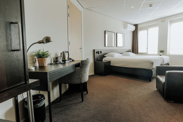 Room 10 of 67