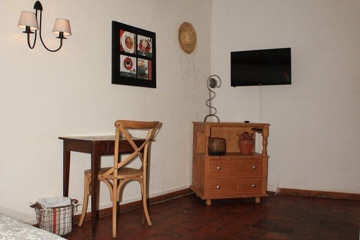 Room 2 of 19