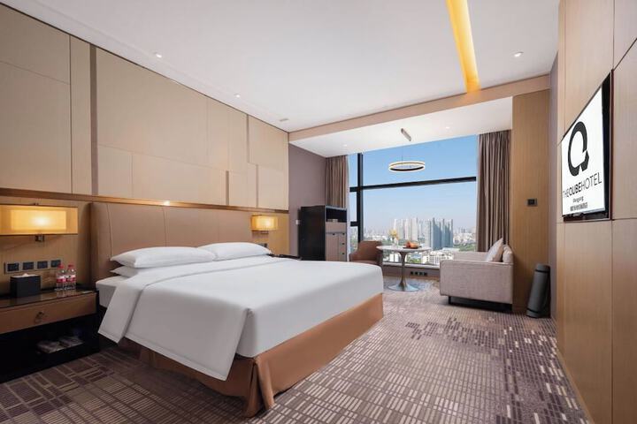 Room 3 of 10