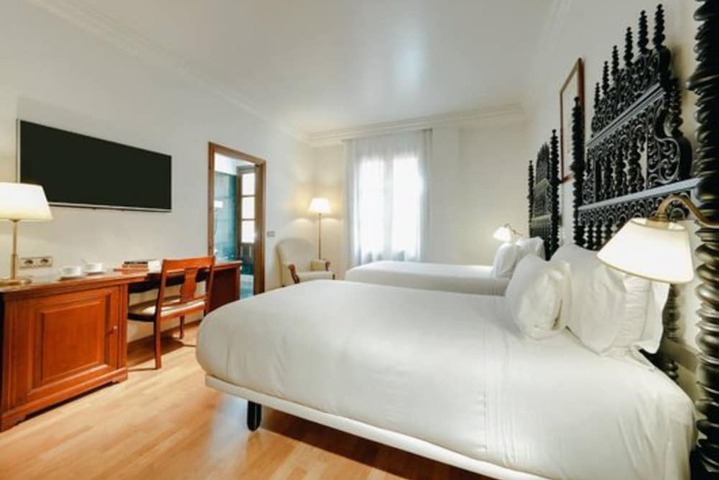 Room 12 of 51