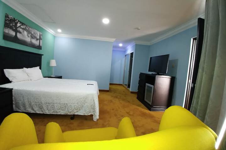 Room 14 of 36