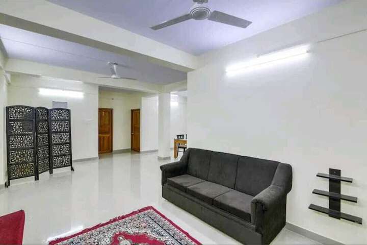 Room 8 of 11