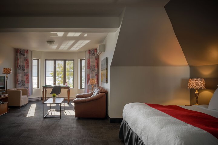 Room 13 of 77