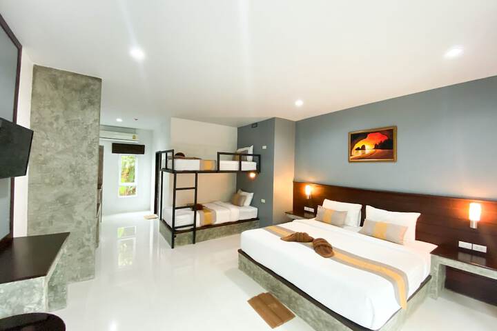 Room 21 of 77