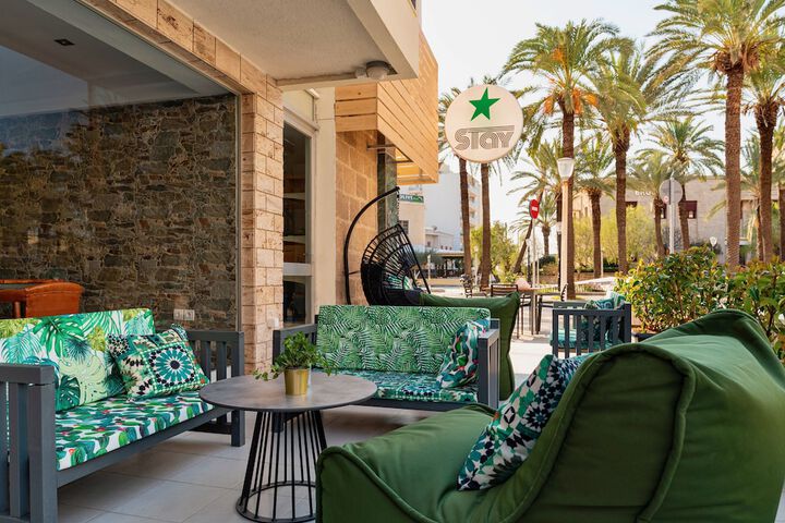 Hotel Exterior 43 of 48