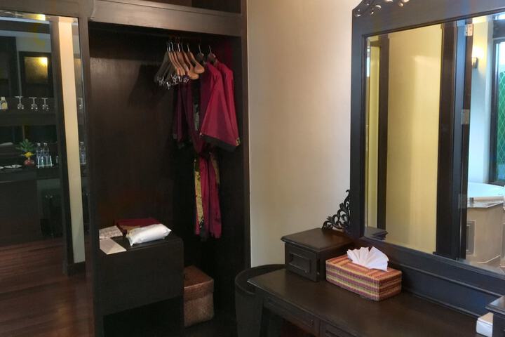 Room amenity