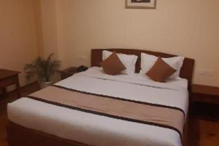 Room 13 of 20