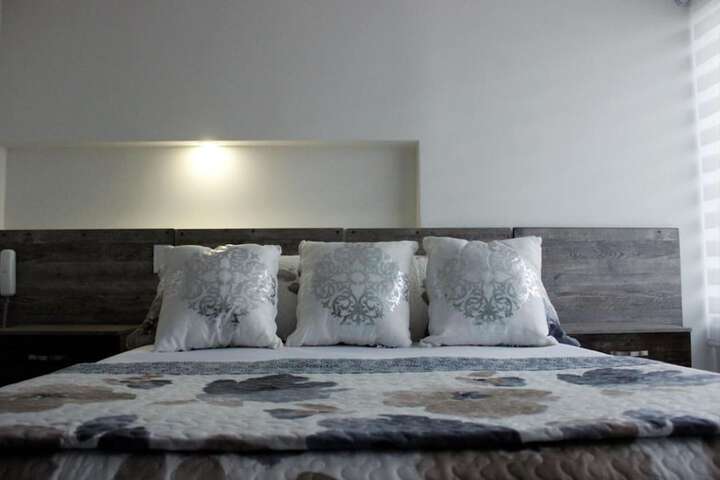 Room 5 of 18