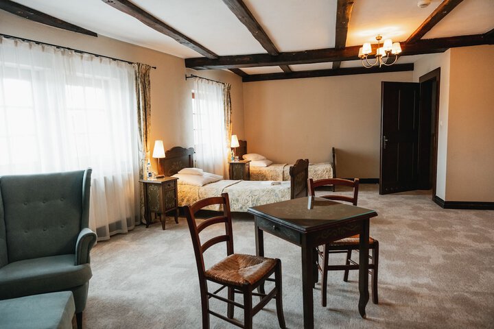 Room 34 of 130