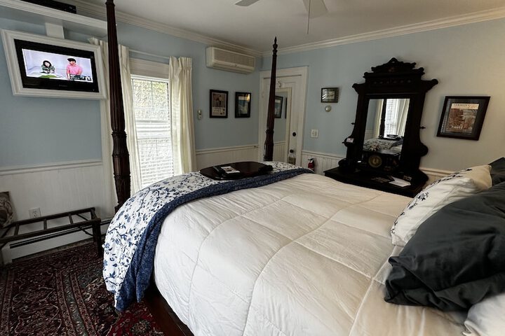 Room 51 of 203