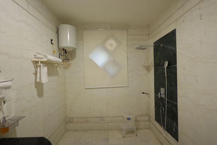 Room 44 of 63