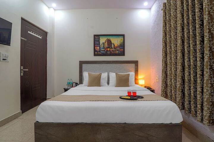 Room 12 of 34