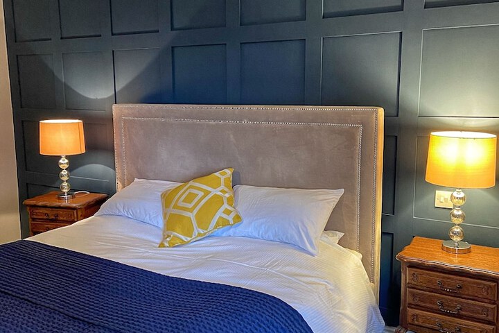 Room 5 of 20