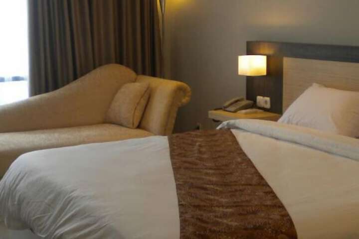 Room 3 of 7