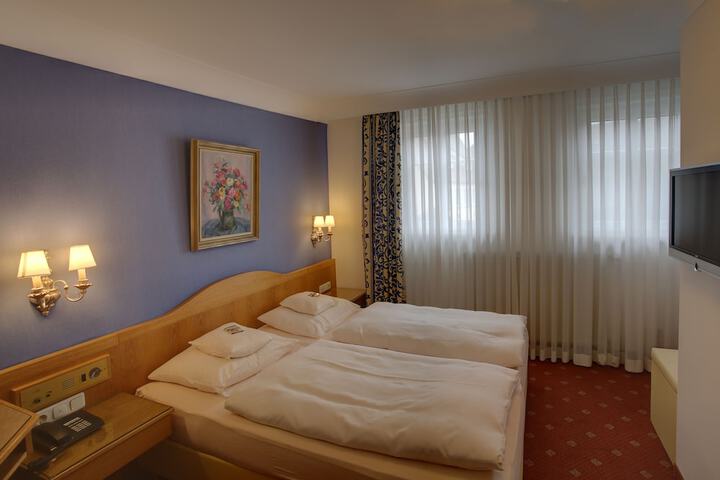 Room 10 of 47