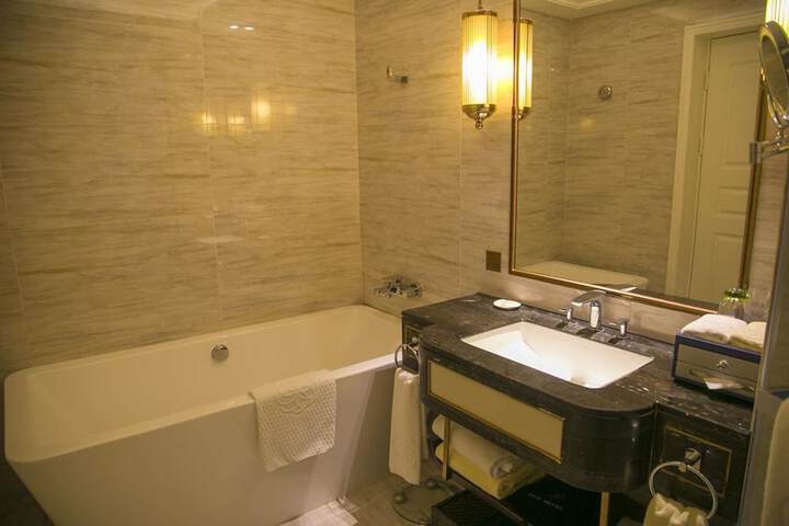 Room 15 of 101