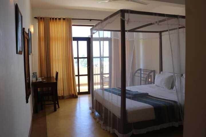 Room 3 of 49