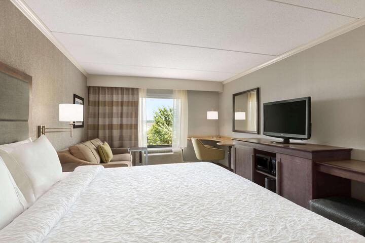1 King Bed (7 of 7)