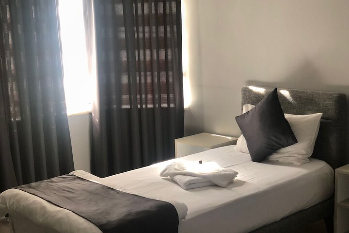 Room 6 of 32