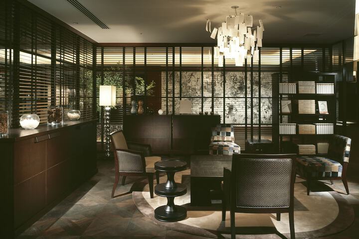 Lounge 98 of 116