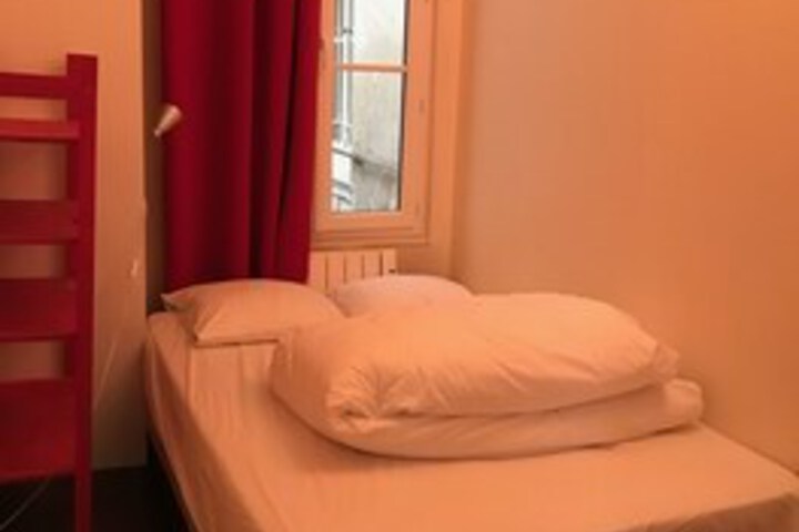 Room 21 of 25