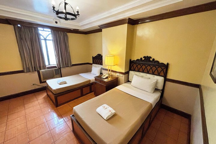 Room 25 of 168