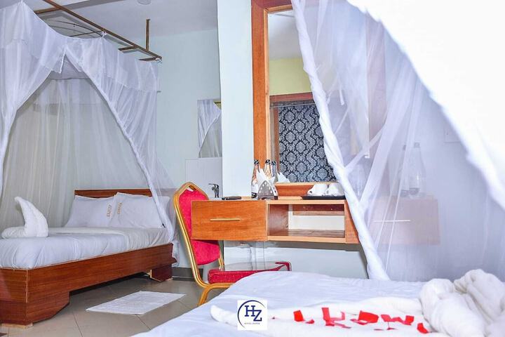 Room 4 of 16