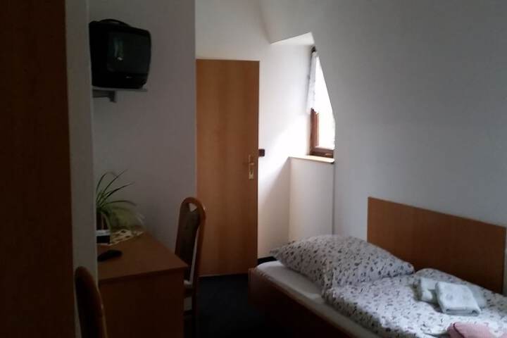 Room 15 of 50