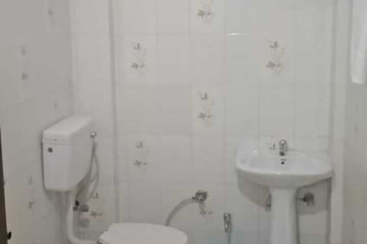 Room 10 of 15