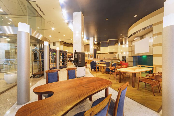 Hotel Lobby