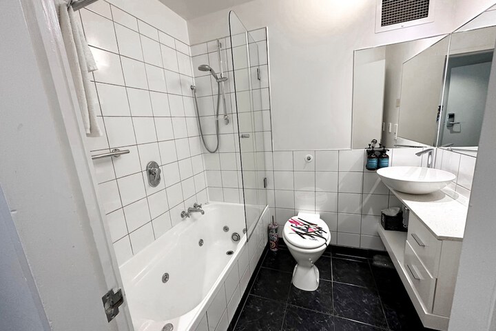 Room 74 of 115