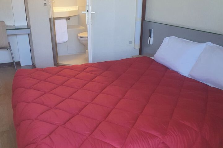 Room 17 of 49