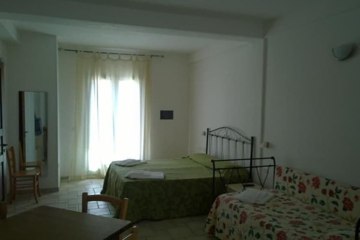 Room 2 of 11