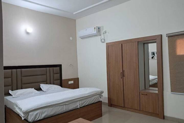 Room 2 of 12