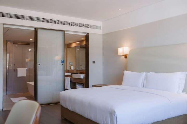 Room 9 of 131