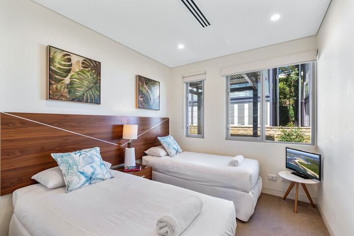Room 15 of 230