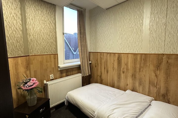 Room 13 of 56