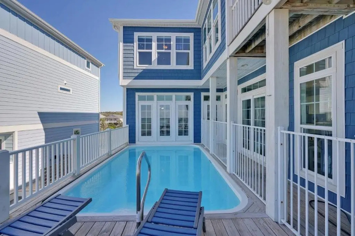 Pool 13 of 26