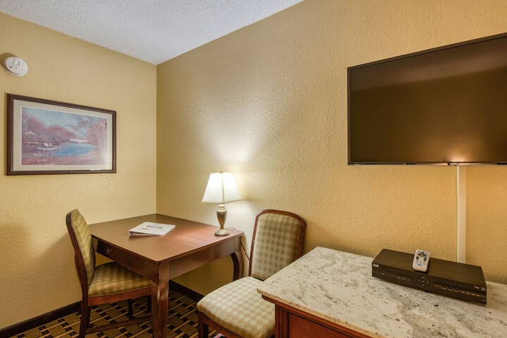 Room 6 of 37