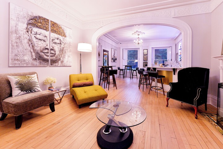 Lounge 45 of 61