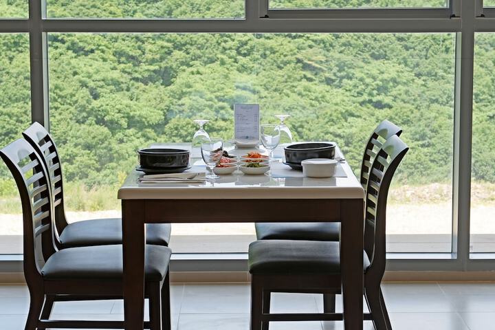 Breakfast/Coffee Service 90 of 119