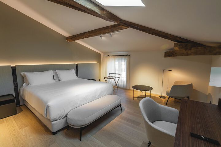 Room 20 of 49