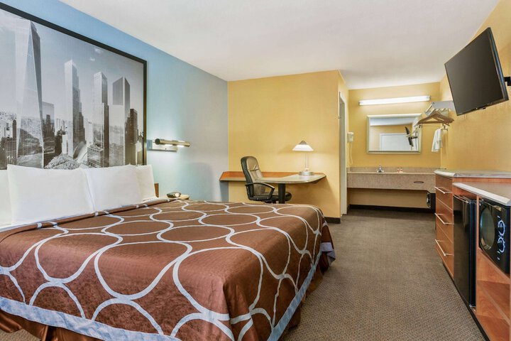 1 King Bed (1 of 5)