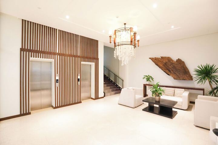 Business Center 29 of 31