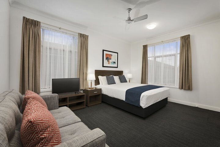 Room 5 of 26