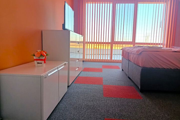 Room 17 of 30