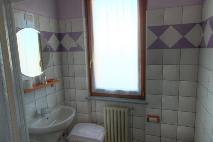 Room 42 of 67