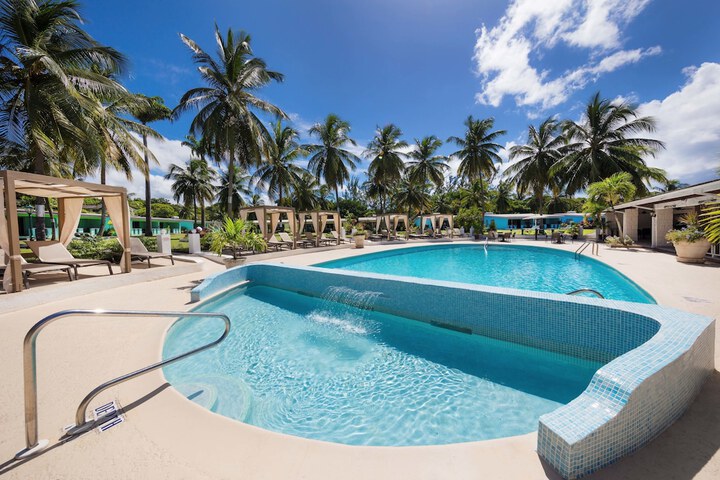 Pools & Facilities