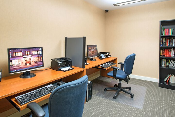 Business Center 37 of 41